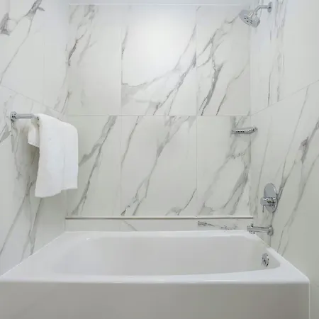 Loews At Vanderbilt Plaza 5*