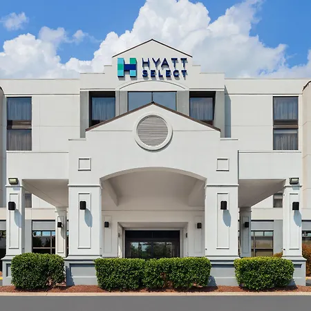 Hyatt Select Opryland 3*