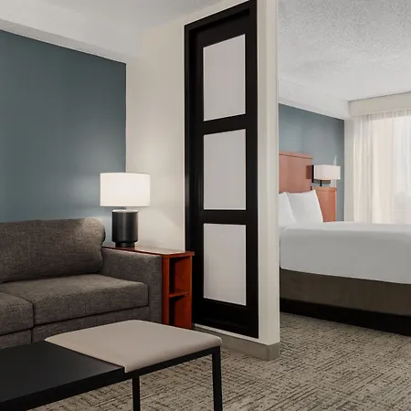 Hyatt Select Opryland 3*