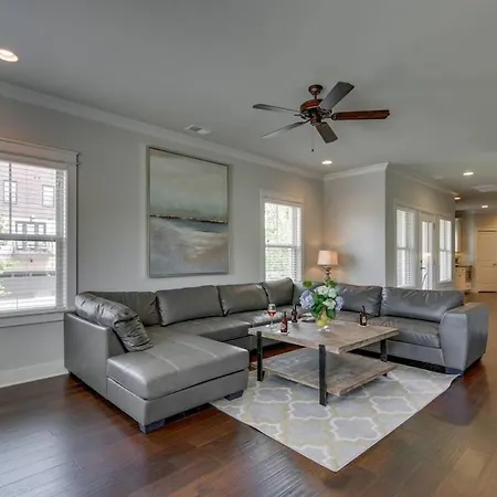 Spacious 4 King Belmont 2 Living Walk To Belmont & Vanderbilt Large Dining Table Smart Tvs Parking 24 Hr Hospitality Near Music Row & The Gulch 2 Miles To Broadway Holiday home *