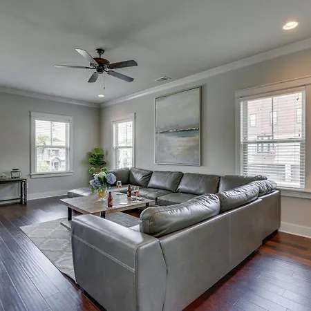 Holiday home Spacious 4 King Belmont 2 Living Walk To Belmont & Vanderbilt Large Dining Table Smart Tvs Parking 24 Hr Hospitality Near Music Row & The Gulch 2 Miles To Broadway Nashville