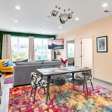 Apartment New 4 Bedroom Near Dt Walk To Restaurants *