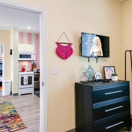 New 4 Bedroom Near Dt Walk To Restaurants Nashville
