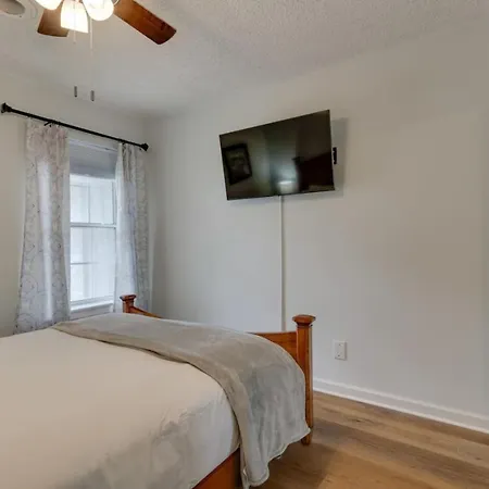 Beautiful 3 Bedroom- Free Parking 2m To Broadway Apartment *