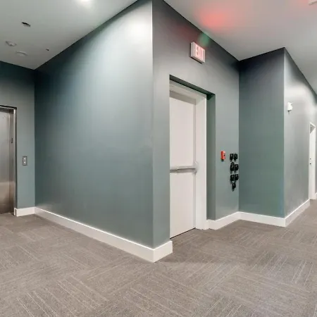 Apartment Prime West End 2br W, Sauna And Balcony Near Vandy!