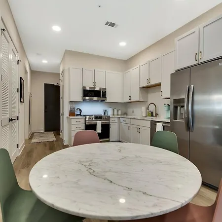 Holiday home Jolene On Main - East Nash - 1 Mile To Dtnash - New Nashville