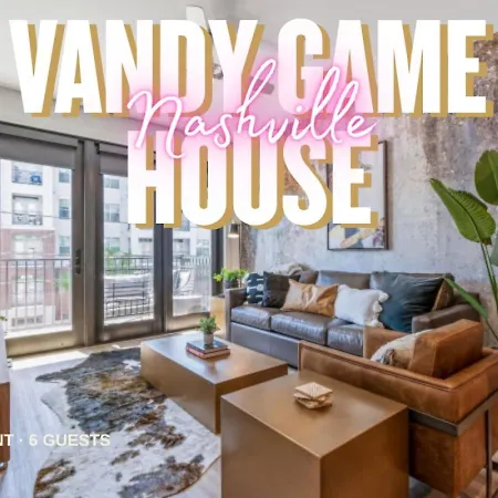Walk To Nightlife, Vanderbilt, Minutes To Broadway Holiday home Nashville