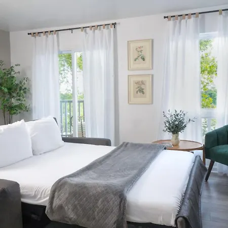 Riverfront Oasis Pool King Bed Walk To Broadway Holiday home Nashville