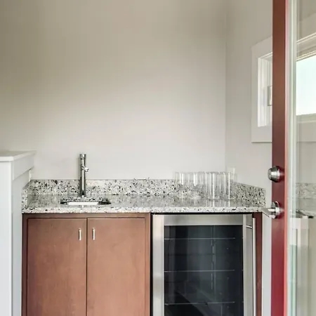 Music Skyline 4br Gulch Rooftop Garage Holiday home