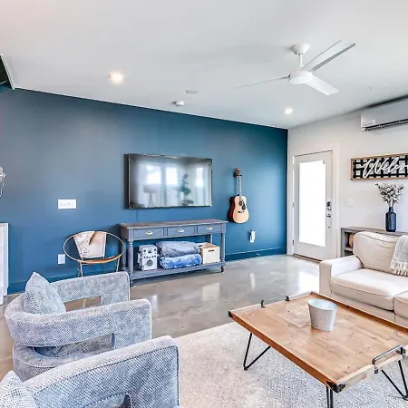 4br/5ba Rooftop Bar | Sleeps 12 | 1 Mi To Nissan Holiday home *