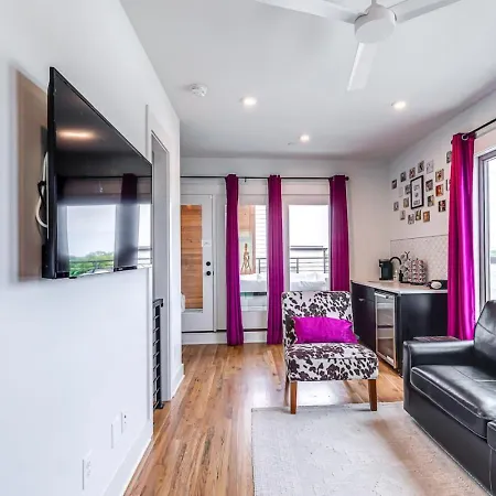 4br/5ba Rooftop Bar | Sleeps 12 | 1 Mi To Nissan Nashville