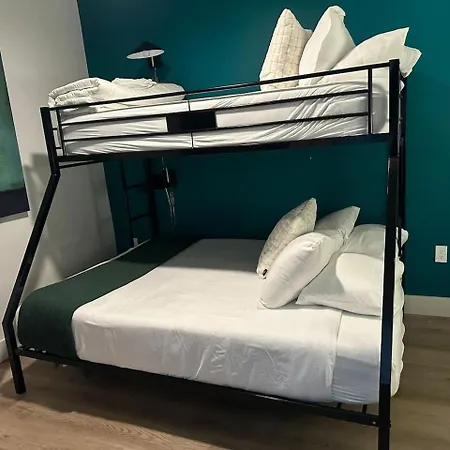 Walk To Nightlife, Vanderbilt, Minutes To Broadway Holiday home
