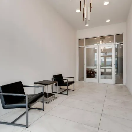 Walk To Nightlife, Vanderbilt, Minutes To Broadway Holiday home *