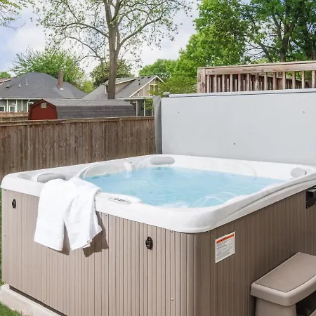 Large Grand East Nash 4br Hot Tub Nashville