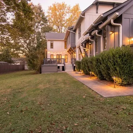 Holiday home Large Grand East Nash 4br Hot Tub Nashville