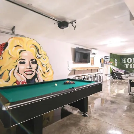 Holiday home Honky Tonk Game With Rooftop Deck *