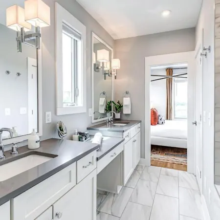 Skyline Vue 4 6 Baths Rooftop, Game Holiday home Nashville