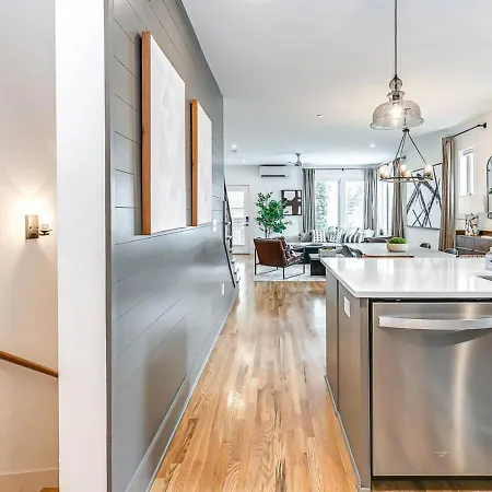 Skyline Vue 4 6 Baths Rooftop, Game Holiday home *