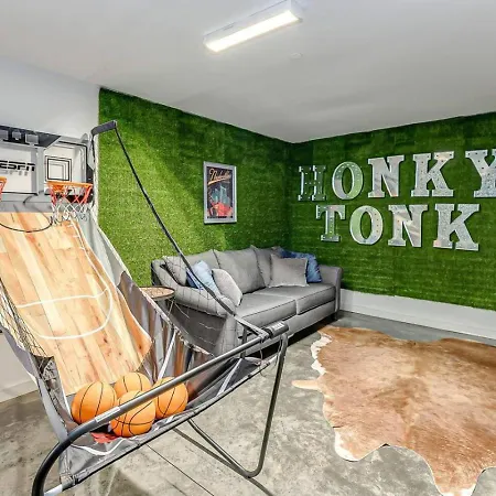 Holiday home Honky Tonk Game With Rooftop Deck *