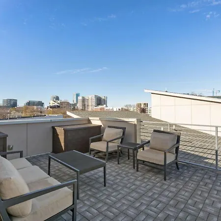 Steps To The Gulch 4br 3,5 Ba Rooftop Wet Bar Holiday home Nashville