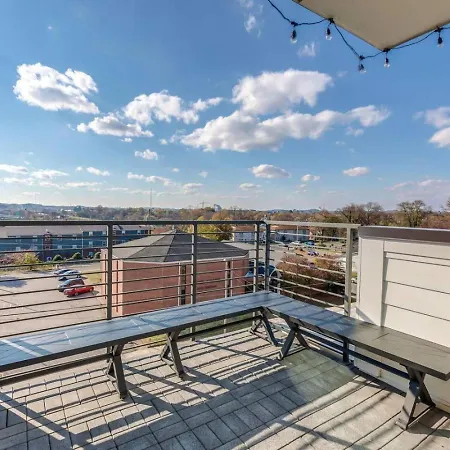 Honky Tonk Game With Rooftop Deck Holiday home