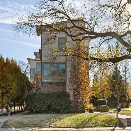 Steps To The Gulch 4br 3,5 Ba Rooftop Wet Bar * Nashville