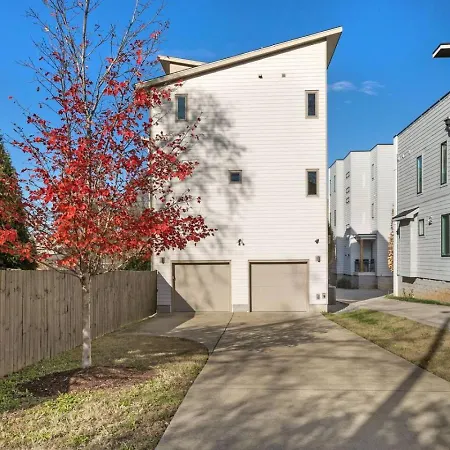 Holiday home Steps To The Gulch 4br 3,5 Ba Rooftop Wet Bar Nashville