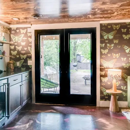 Unique And Stylish East 3 Bedroom 2.5 Bath *