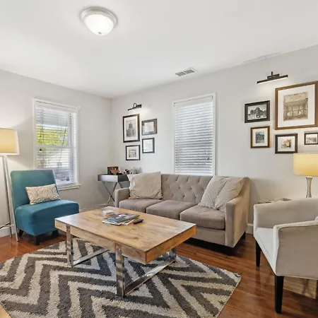 Historic Family *walk To Bars & Restaurants* Holiday home Nashville