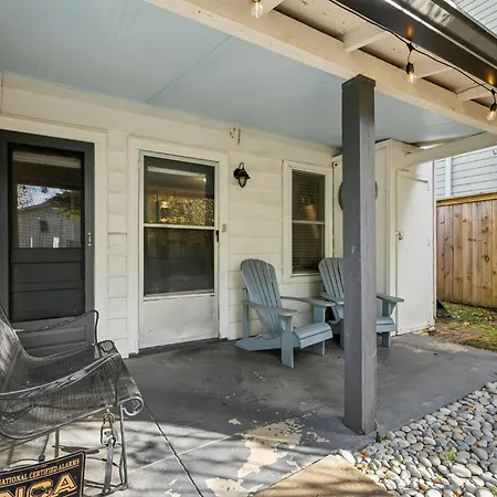 Holiday home Historic Family *walk To Bars & Restaurants*