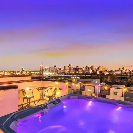 Double Rooftop Decks Hot Tub Karaoke *