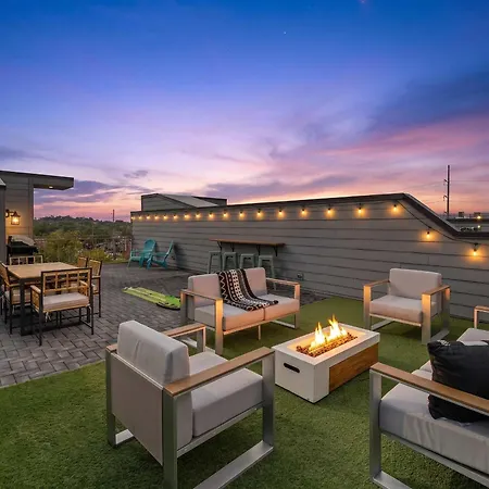 Music Mansion 2 Miles To Broadway - 13 Beds Holiday home Nashville