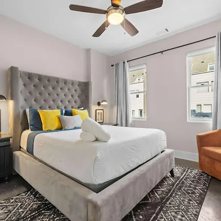 Holiday home Music Mansion 2 Miles To Broadway - 13 Beds