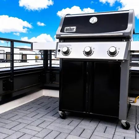 Escape With Skyline Deck And Hot Tub Nashville