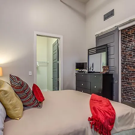 Commerce Street By Alfred Apartment *