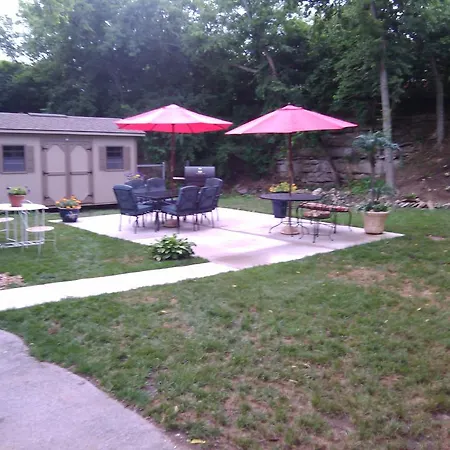 Batavia Suites *