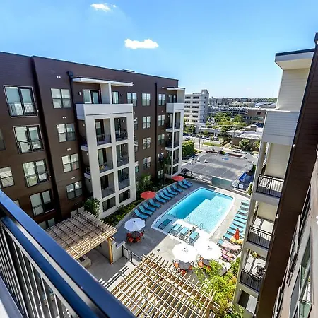 Apartment 22nd Avenue *
