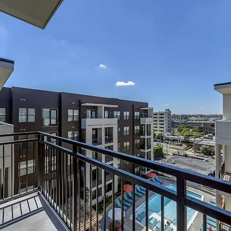 Apartment 22nd Avenue