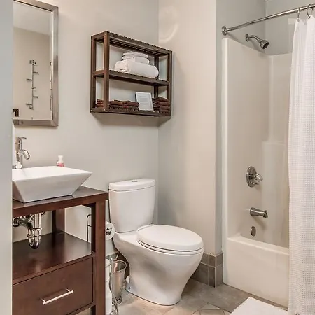 Apartment Downtown Nashville's Urban Getaway *
