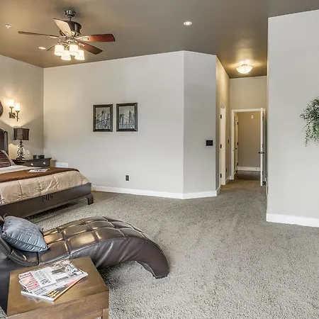 Apartment Uptown In Downtown