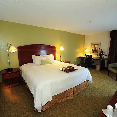 Hampton & Nashville-airport 3*