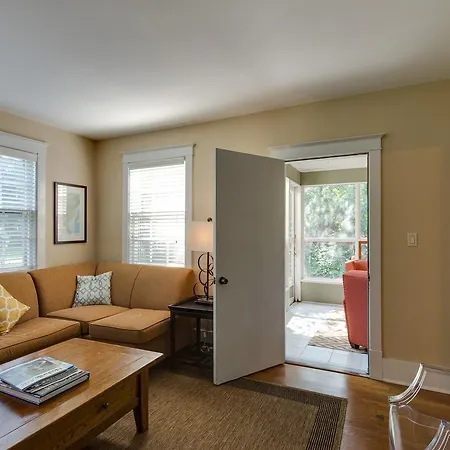 Nashville's Green Hills Neighborhood Holiday home Nashville