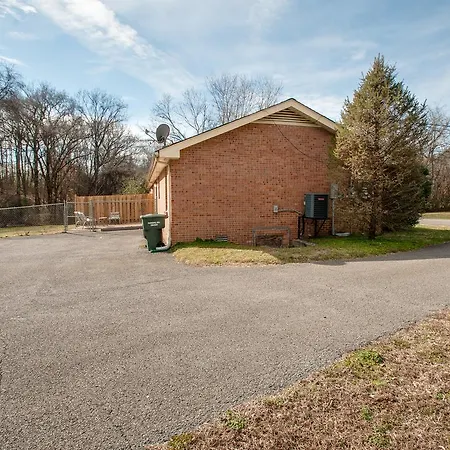 Nashville Manor Apartment *