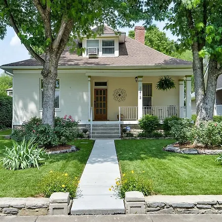 12 South House With Classic Charms Holiday home