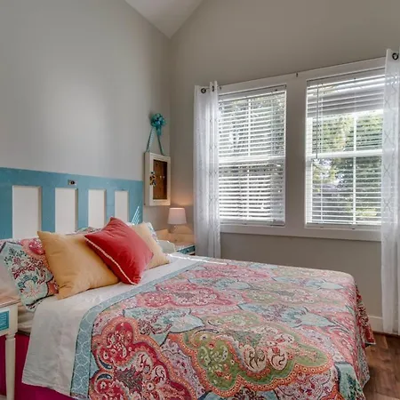 Holiday home Arts And Crafts With Style Nashville