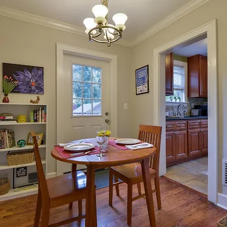 Near Downtown Holiday home *
