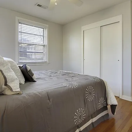 12 South Apartment *