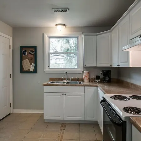 12 South Apartment *