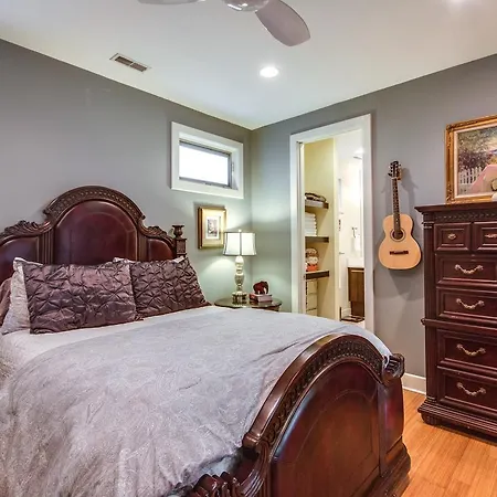 Holiday home Songwriters Studio In 12 South