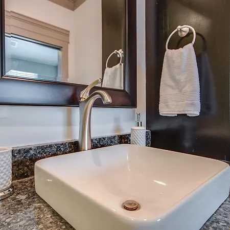 Wedgewood Townhouse 1300